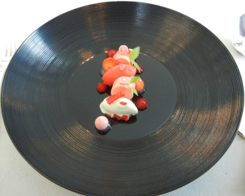 Composition of Gariguette strawberries with lime cress.